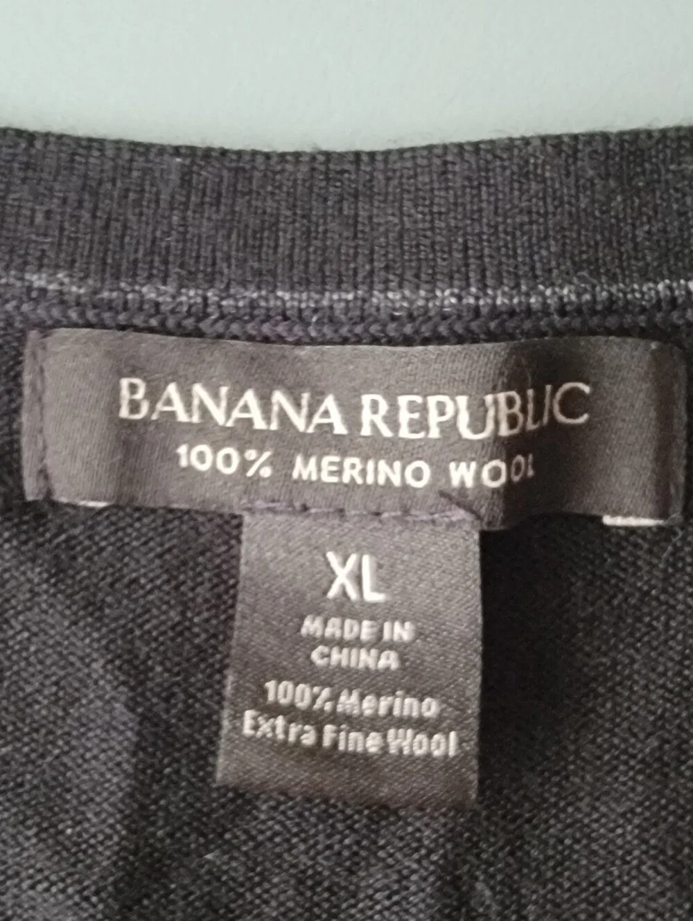 Banana Republic 100% Merino Wool V-Neck Sweaters, Lot of 2, Size XL, Black Blue